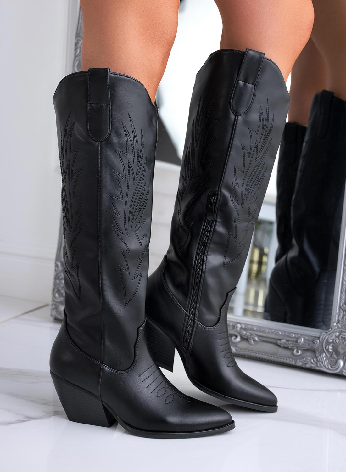 KARINA - BOTAS CAMPERAS NEGRAS EFECTO PIEL