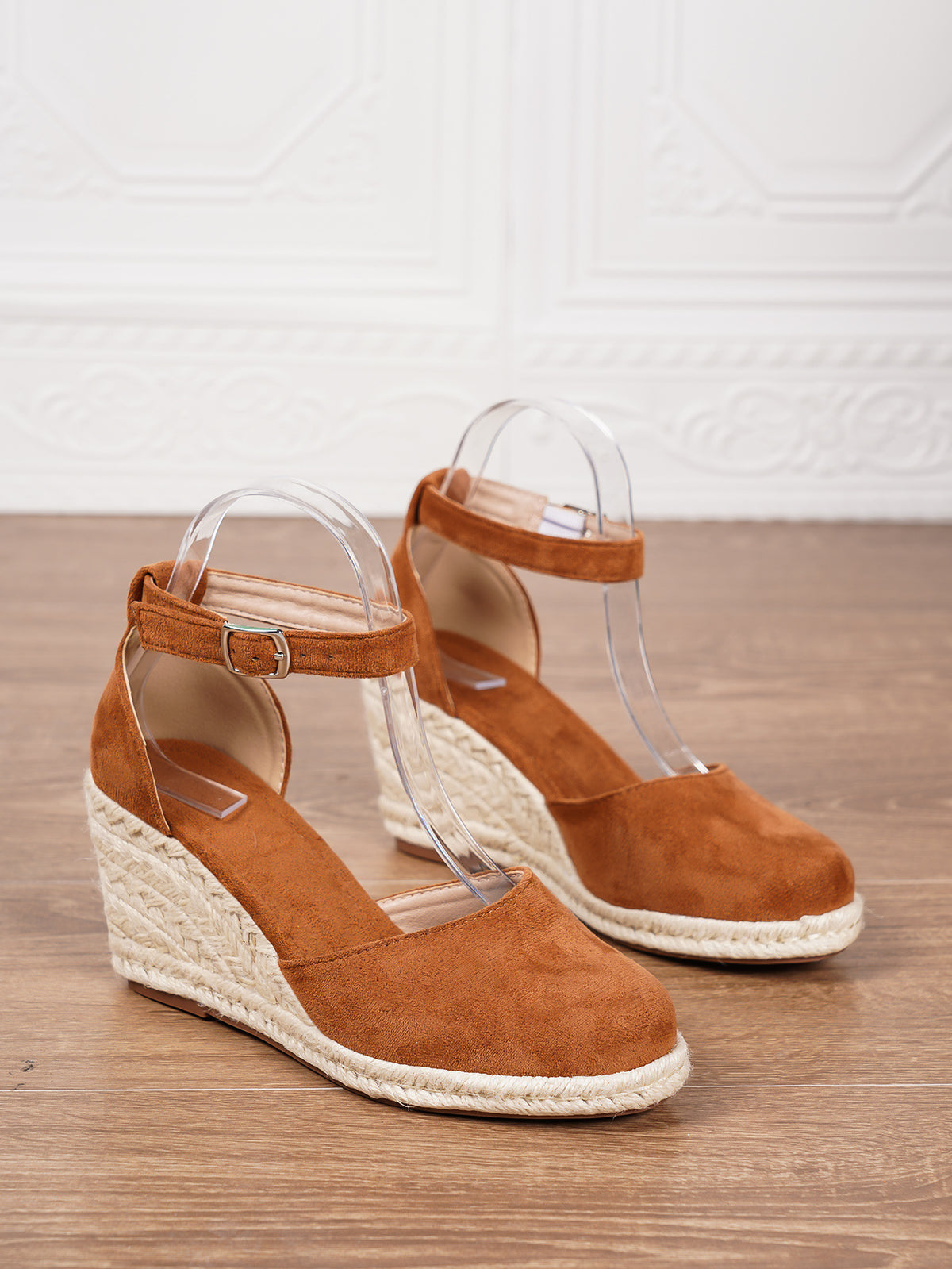 MARINA - SANDALIAS DE CUÑA BAJA MARRÓN COGNAC