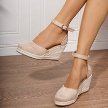 MARINA - SANDALIAS DE CUÑA BAJA BEIGE ARENA