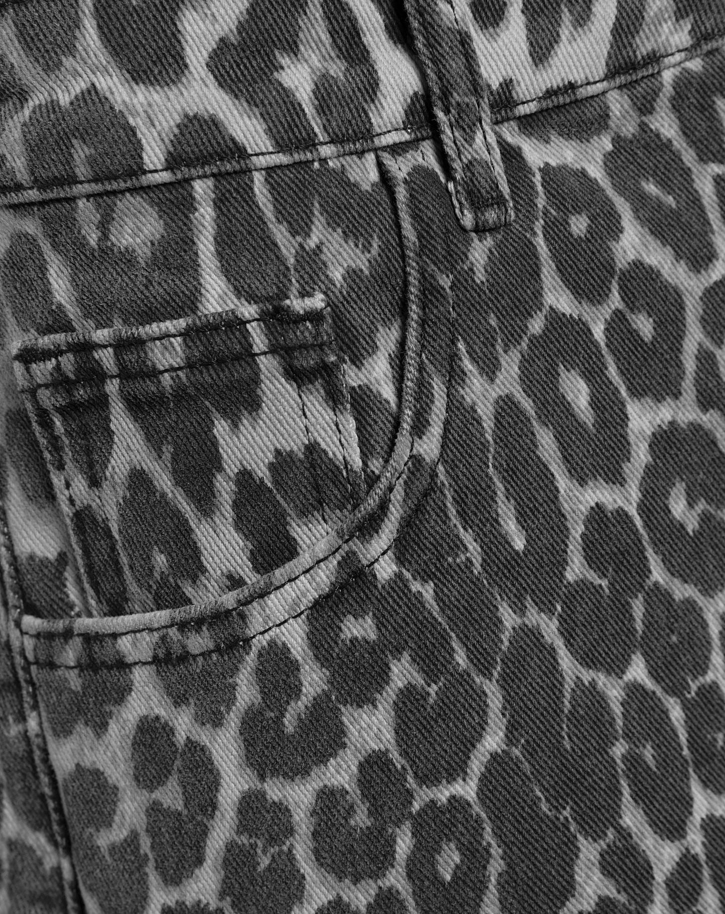 SOFÍA – SHORT VAQUERO LEOPARDO